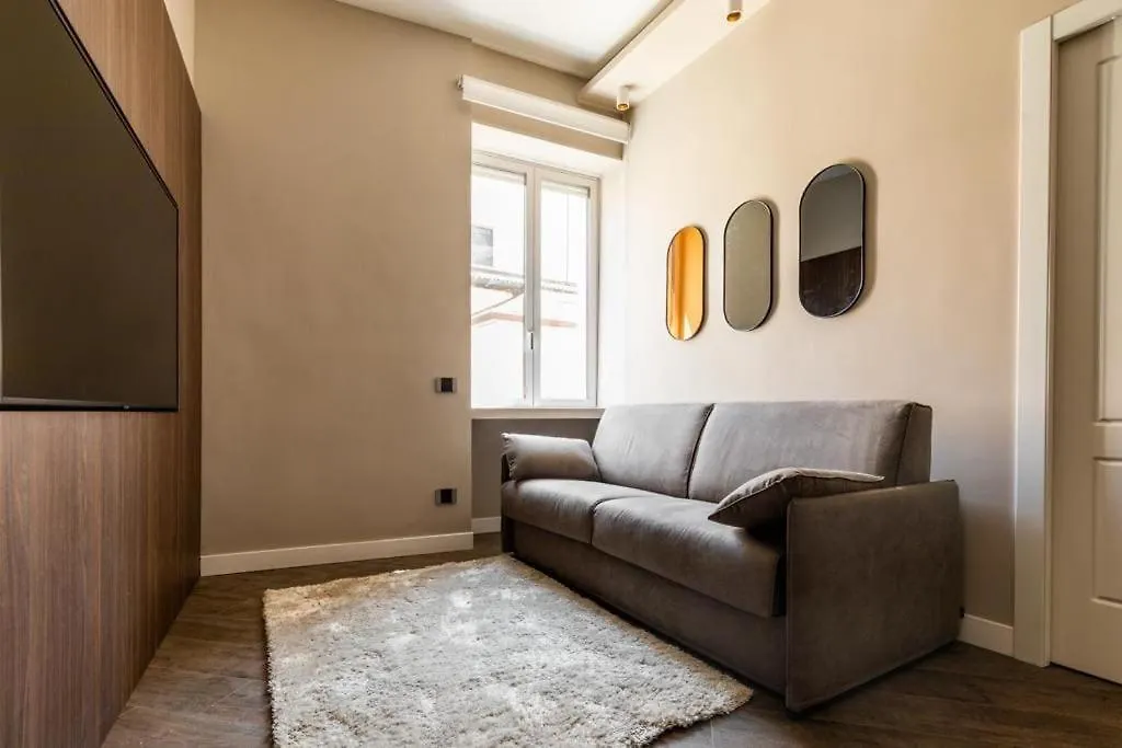 Dali Duomo Golden House Apartment Milan